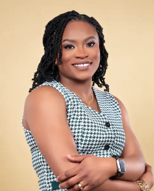 Tanya, Luxury Real Estate Advisor